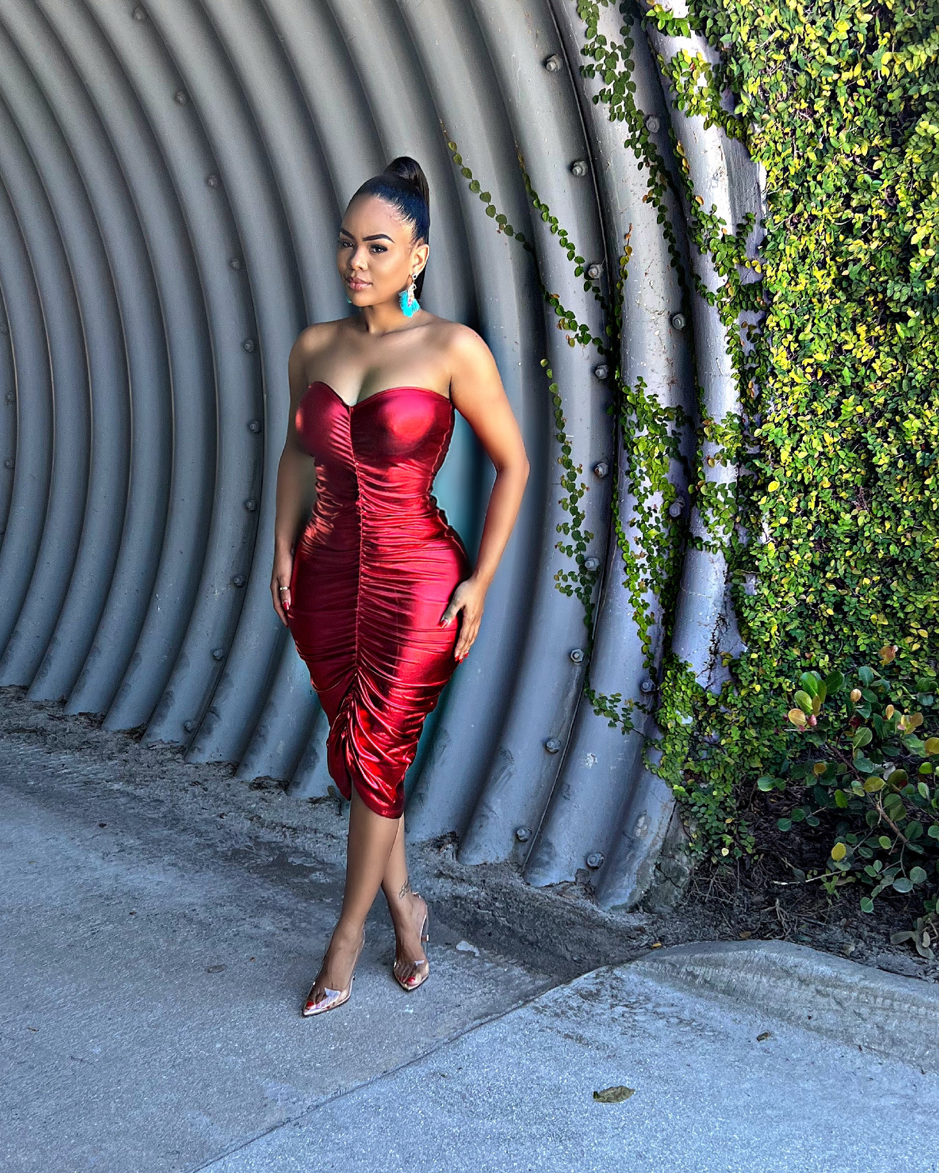 The Sweetheart Metallic Ruched Midi Dress (Red) Large The Sweetheart Metallic Ruched Midi Dress (Red) Large