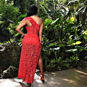 The Amor' Gardenia Ruffled Lace Maxi Dress (Red)